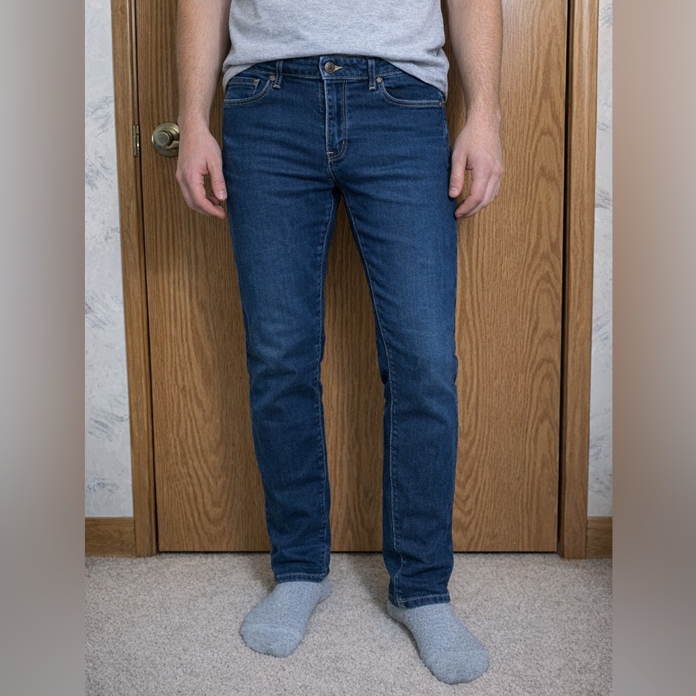 Levi’s 712 Slim Dark Wash Jeans – Size 32